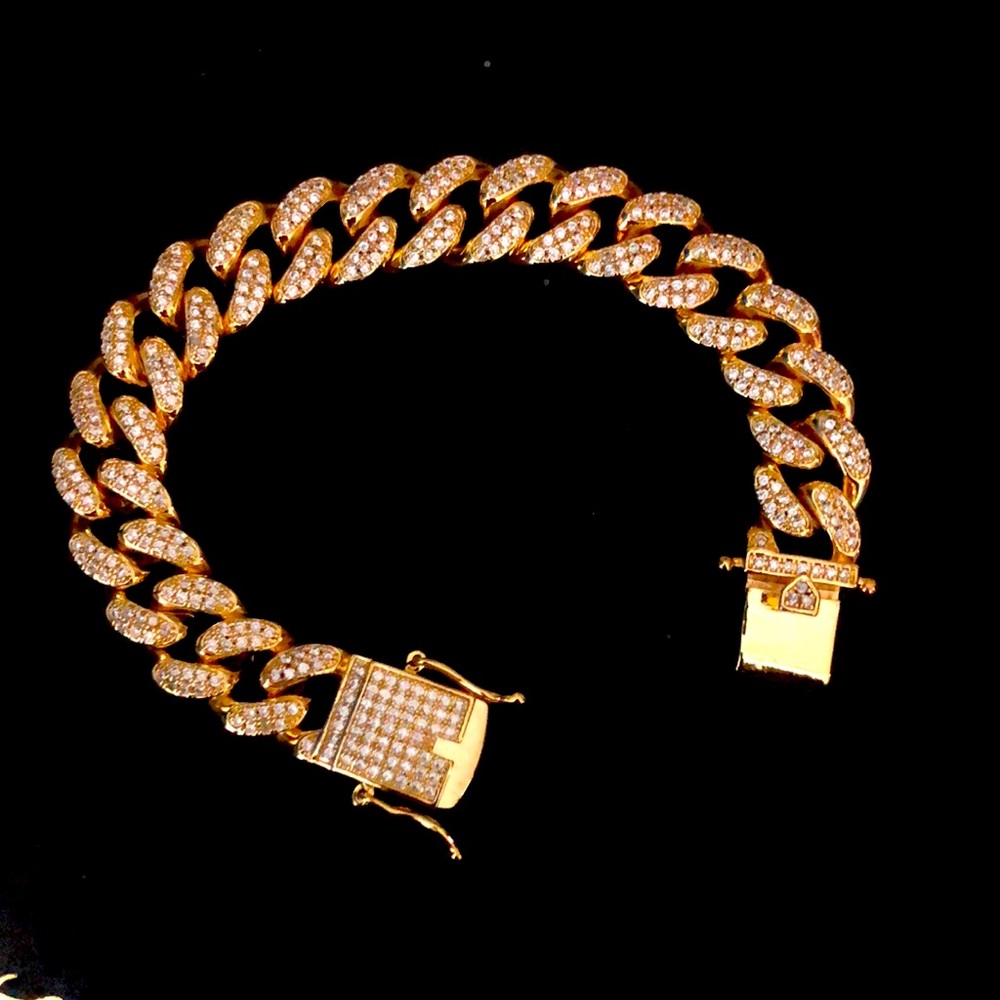 8” Cuban Miami bracelet. Jewelry fits perfectly
